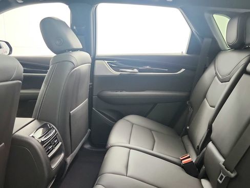 Certified 2024 Cadillac XT5 Premium Luxury w/ LPO, Floor Liner Package AWD/4WD image 25