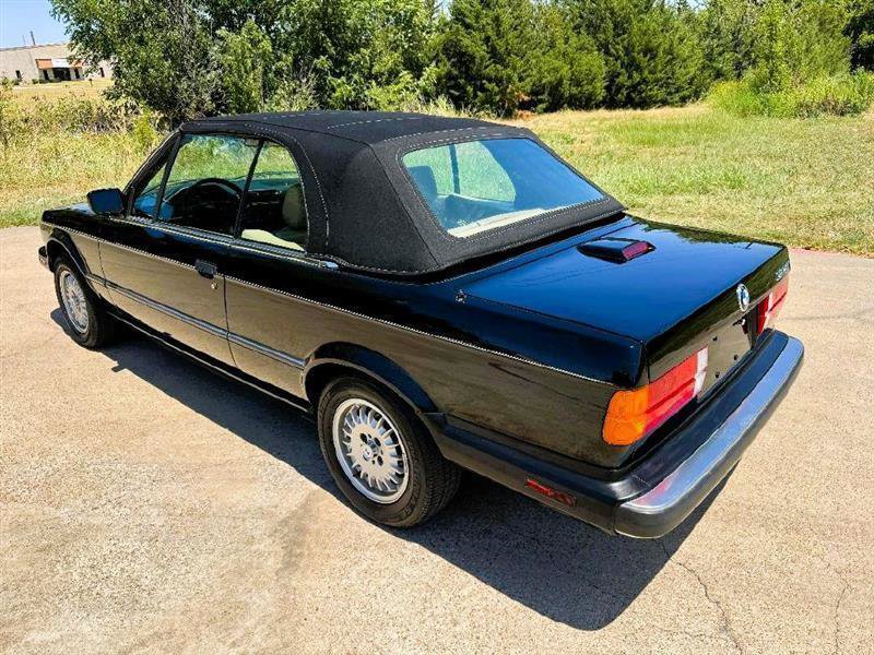 Used 1991 BMW 325i Convertible RWD image 10