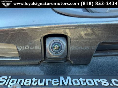 Used 2020 Toyota C-HR XLE FWD image 10