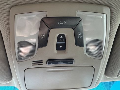 Used 2016 Toyota Sienna XLE w/ XLE Navigation Package FWD image 20