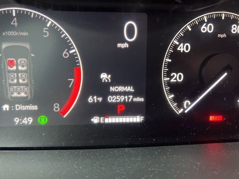 Used 2023 Honda Pilot TrailSport image 8