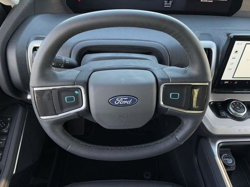 New 2026 Ford Expedition Active image 13