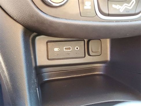 Used 2022 Chevrolet Equinox LT image 22