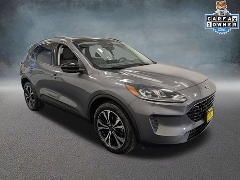 Used 2022 Ford Escape SE w/ SE Sport Appearance Package AWD/4WD image 3