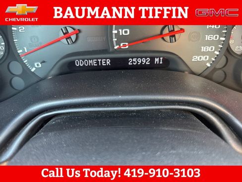 Used 2004 Chevrolet Corvette Convertible w/ Preferred Equipment Group RWD image 11