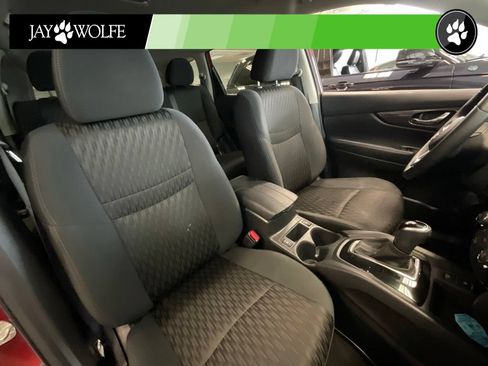 Used 2020 Nissan Rogue SV w/ Premium Package FWD image 19