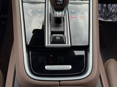 Used 2023 Porsche Panamera 4S image 36