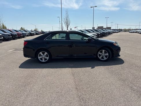Used 2012 Toyota Camry SE image 10