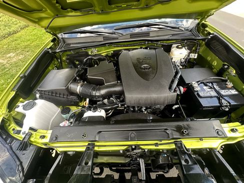 Used 2023 Toyota Tacoma TRD Off-Road image 34