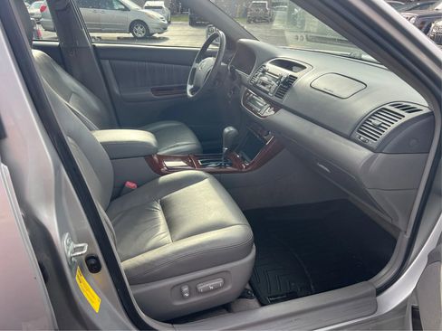 Used 2006 Toyota Camry XLE image 19