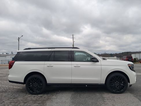 New 2026 Ford Expedition Max Platinum w/ Stealth Performance Package AWD/4WD image 2