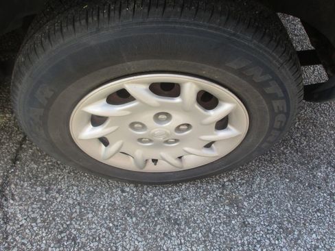 Used 2001 Chrysler Voyager image 5