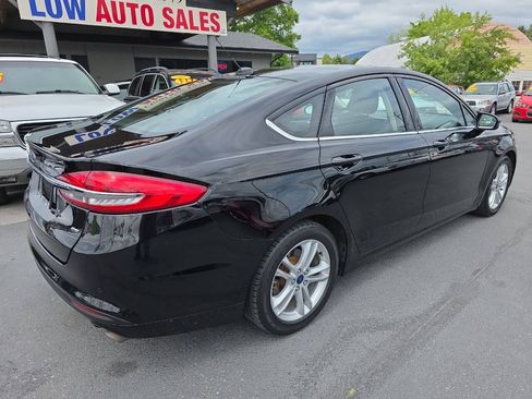 Used 2018 Ford Fusion SE FWD image 3