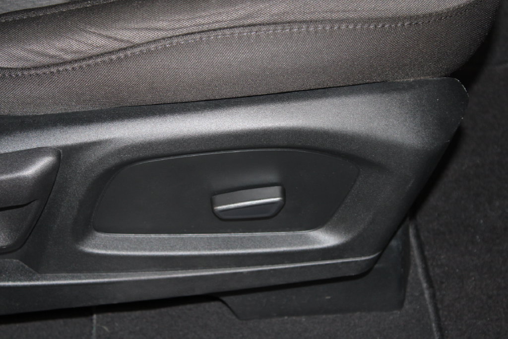 Used 2023 Ford Explorer XLT AWD/4WD image 27