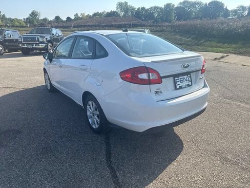 Used 2012 Ford Fiesta SE FWD image 5