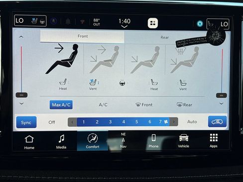 New 2027 Chrysler Pacifica Limited AWD/4WD image 21