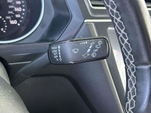 Used 2021 Volkswagen Tiguan SE AWD/4WD image 24