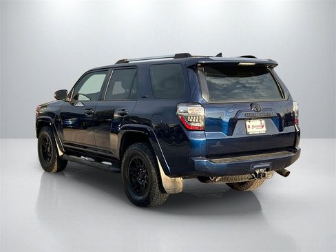 Used 2022 Toyota 4Runner SR5 Premium image 7
