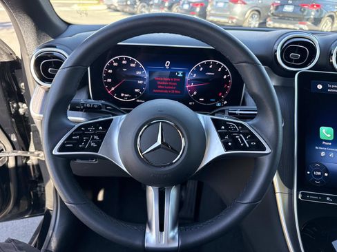 Used 2025 Mercedes-Benz GLC 300 image 30