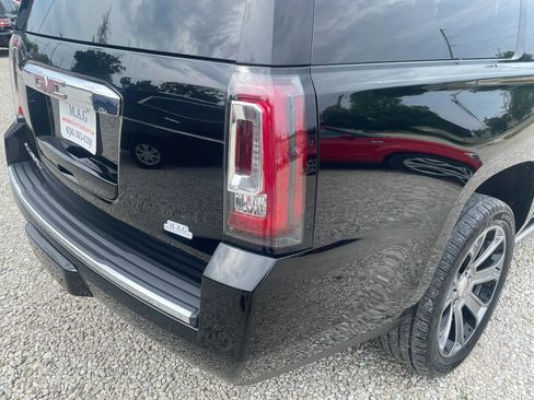 Used 2017 GMC Yukon XL Denali w/ Open Road Package AWD/4WD image 11