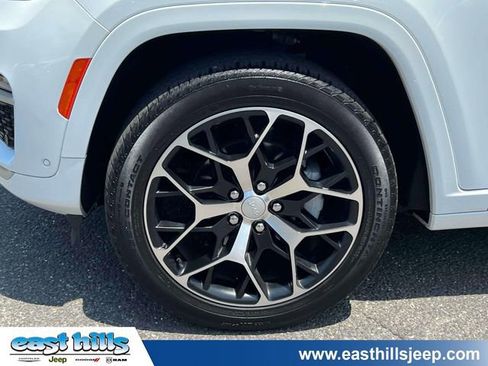 Certified 2023 Jeep Grand Cherokee Summit AWD/4WD image 11