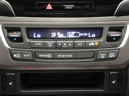Used 2025 Honda Passport EX-L image 27