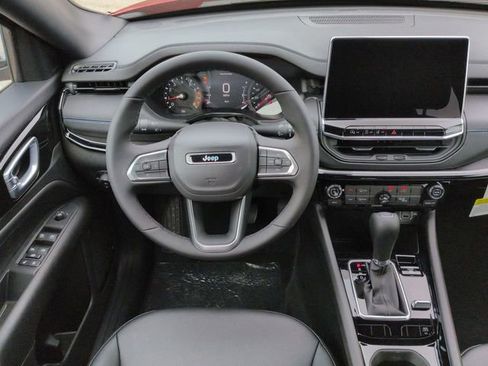 New 2026 Jeep Compass Latitude image 15