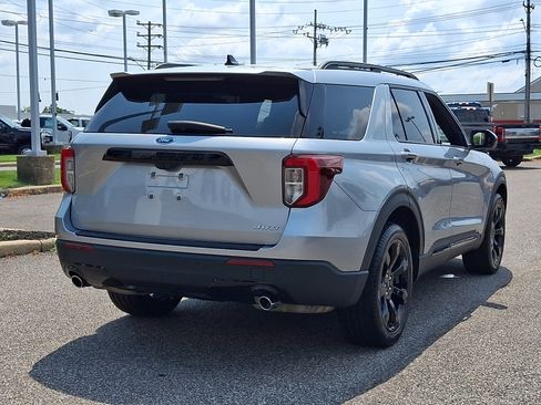 Used 2023 Ford Explorer ST-Line AWD/4WD image 10