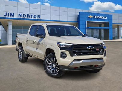 Used 2024 Chevrolet Colorado Z71 w/ Z71 Convenience Package 2