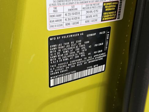 New 2025 Volkswagen ID. Buzz Pro S Plus image 34