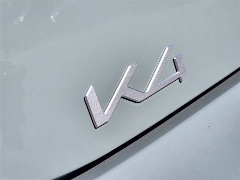 New 2025 Kia K4 GT-Line image 8