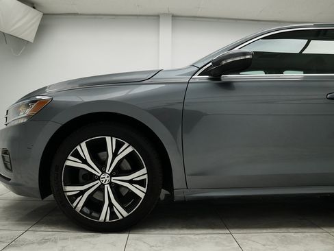 Used 2022 Volkswagen Passat 2.0T SE image 10