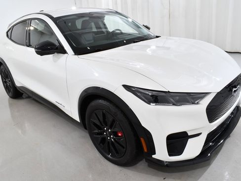 Used 2025 Ford Mustang Mach-E Premium w/ Sport Appearance Package image 5