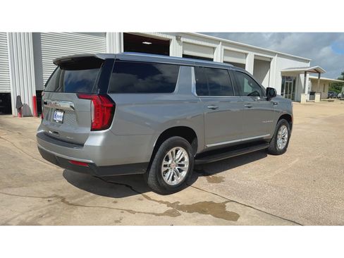 Used 2023 GMC Yukon XL SLT w/ SLT Premium Package RWD image 8