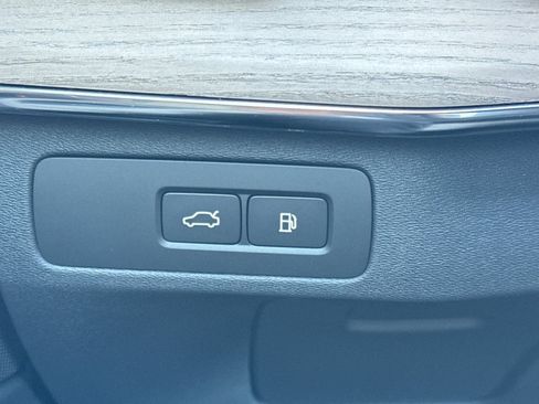 New 2026 Volvo XC90 T8 Plus w/ Protection Package Premier image 33