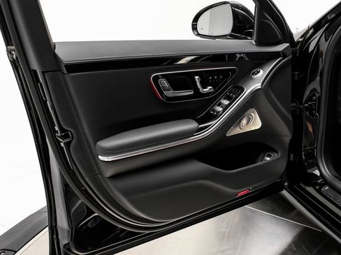 Used 2025 Mercedes-Benz S 500 4MATIC image 40