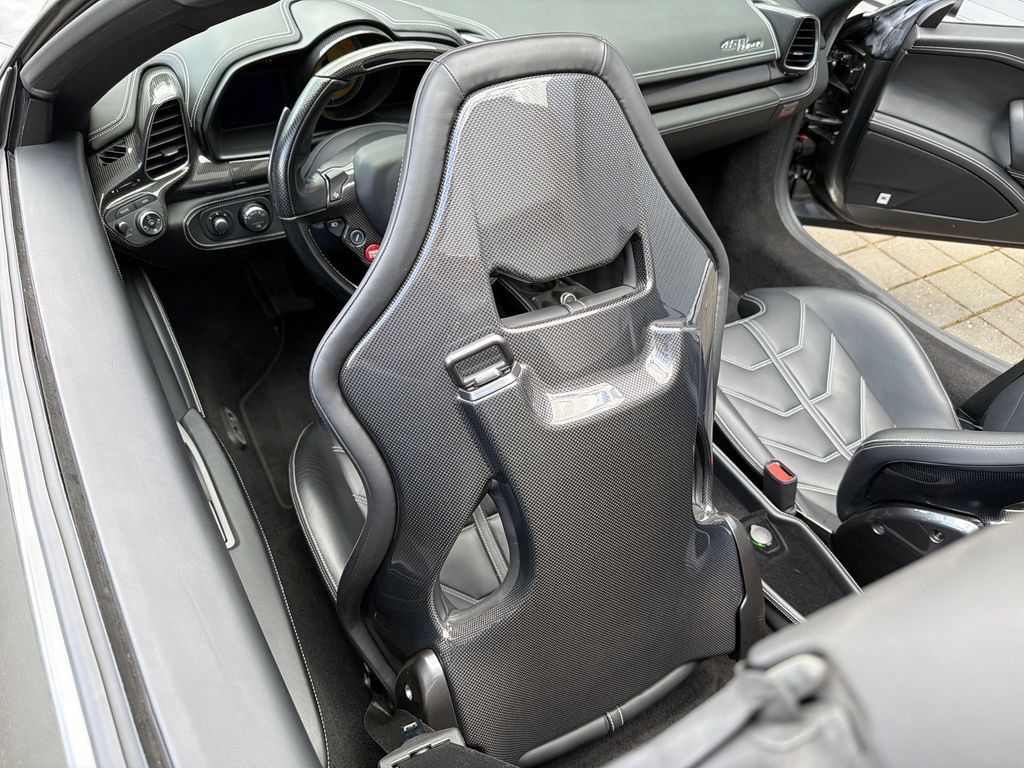 Certified 2013 Ferrari 458 Spider RWD image 27