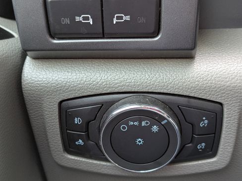 Used 2020 Ford F250 XLT w/ XLT Premium Package AWD/4WD image 24