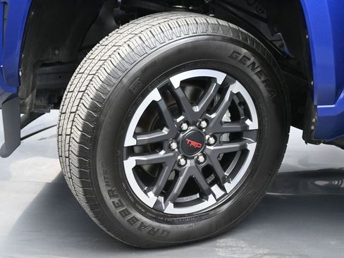 Used 2025 Toyota Tacoma TRD Sport AWD/4WD image 20