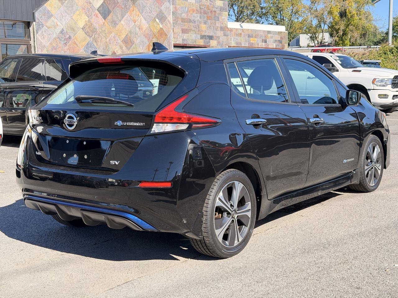 Used 2018 Nissan Leaf SV FWD image 7