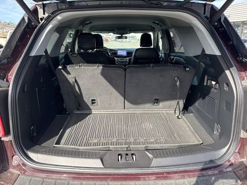 Used 2022 Ford Explorer XLT w/ Equipment Group 202A image 14