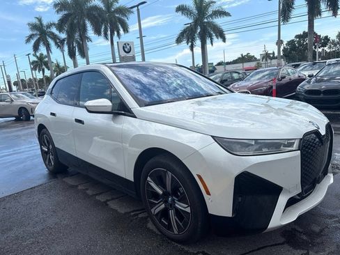 Used 2024 BMW iX xDrive50 w/ Premium Package AWD/4WD image 11