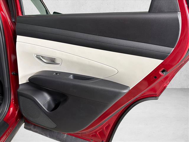 Used 2025 Hyundai Tucson SEL FWD image 16