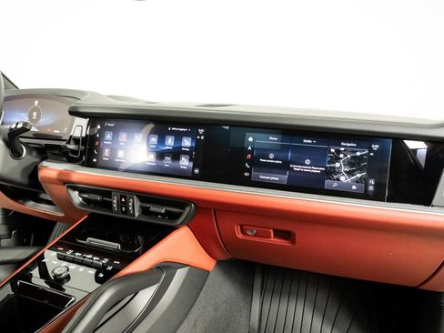 New 2026 Porsche Cayenne Base image 25