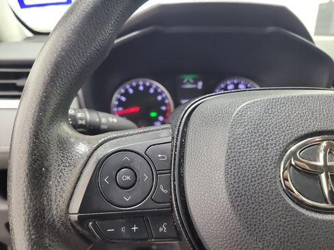Used 2021 Toyota RAV4 XLE FWD image 29