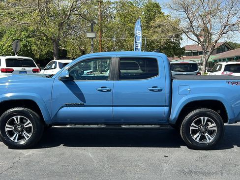 Used 2019 Toyota Tacoma TRD Sport w/ Technology Package AWD/4WD image 8