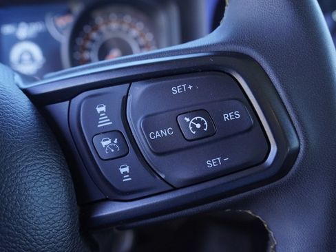 Used 2025 Jeep Wrangler Unlimited Sport AWD/4WD image 15