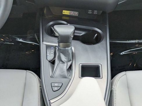 Used 2024 Lexus UX 250h FWD image 19