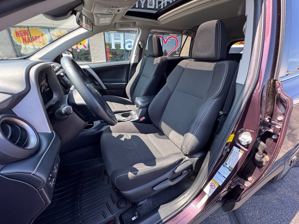 Used 2018 Toyota RAV4 XLE w/ Plus Extra Value Package AWD/4WD image 30