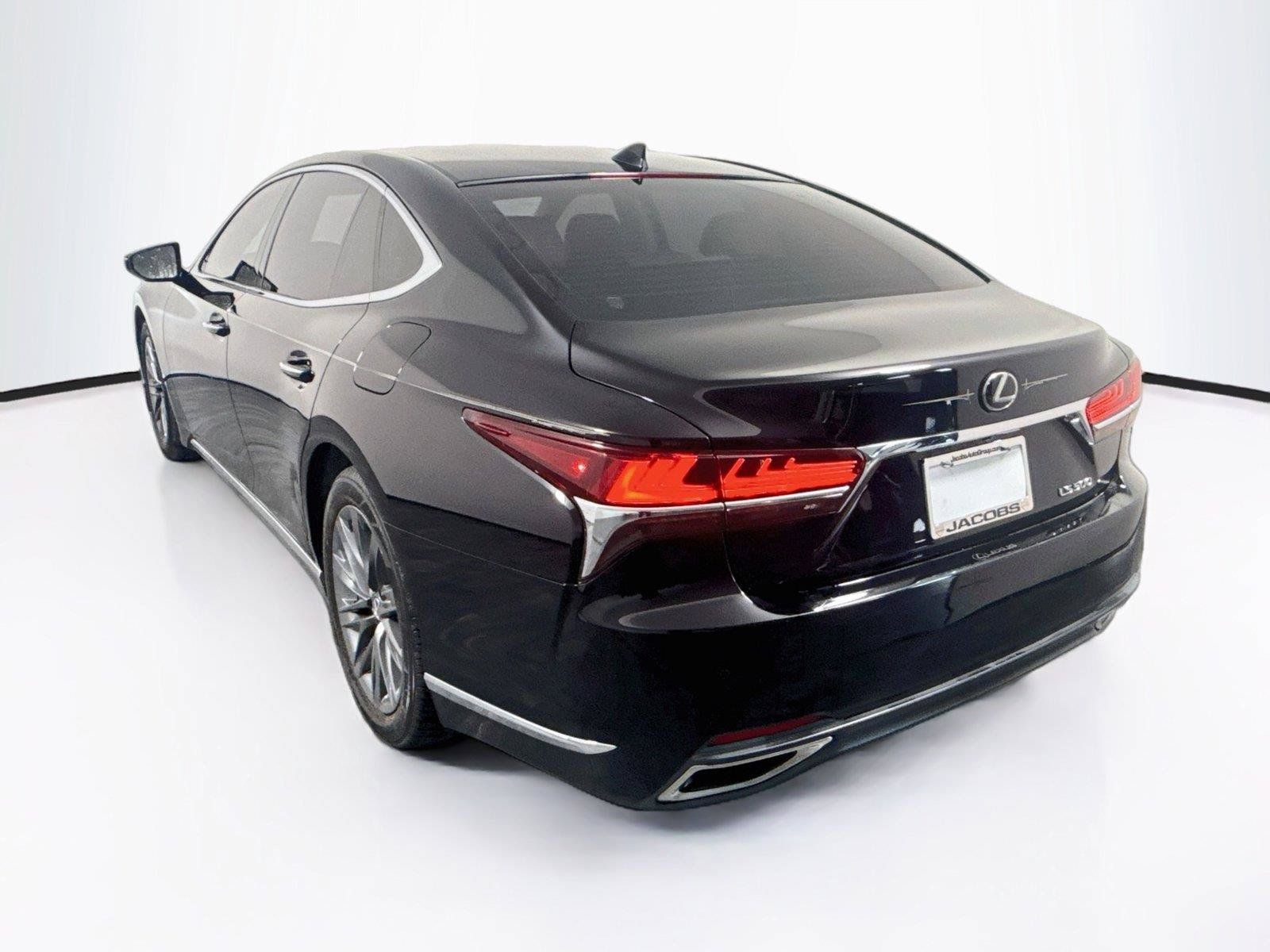 Used 2018 Lexus LS 500 w/ Accessory Package (Z2) RWD image 3